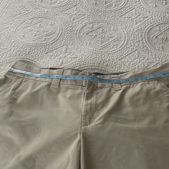 Tommy Hilfiger Chino Shorts - Picture 2 of 5